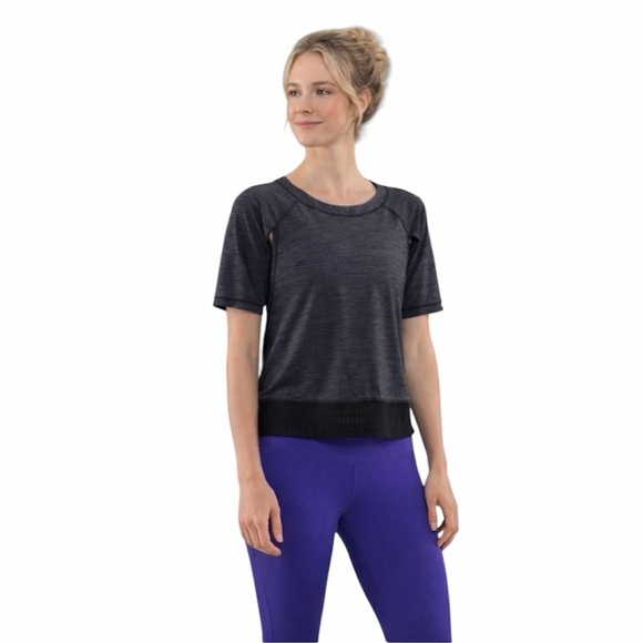 lululemon athletica Tops - Lululemon Sun Runner Short Sleeve Black Size 4